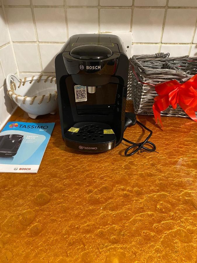 Huge And Affordable 3 Bedroom Flat In Hammersmith For 7 People With Welcome Breakfast Лондон Экстерьер фото