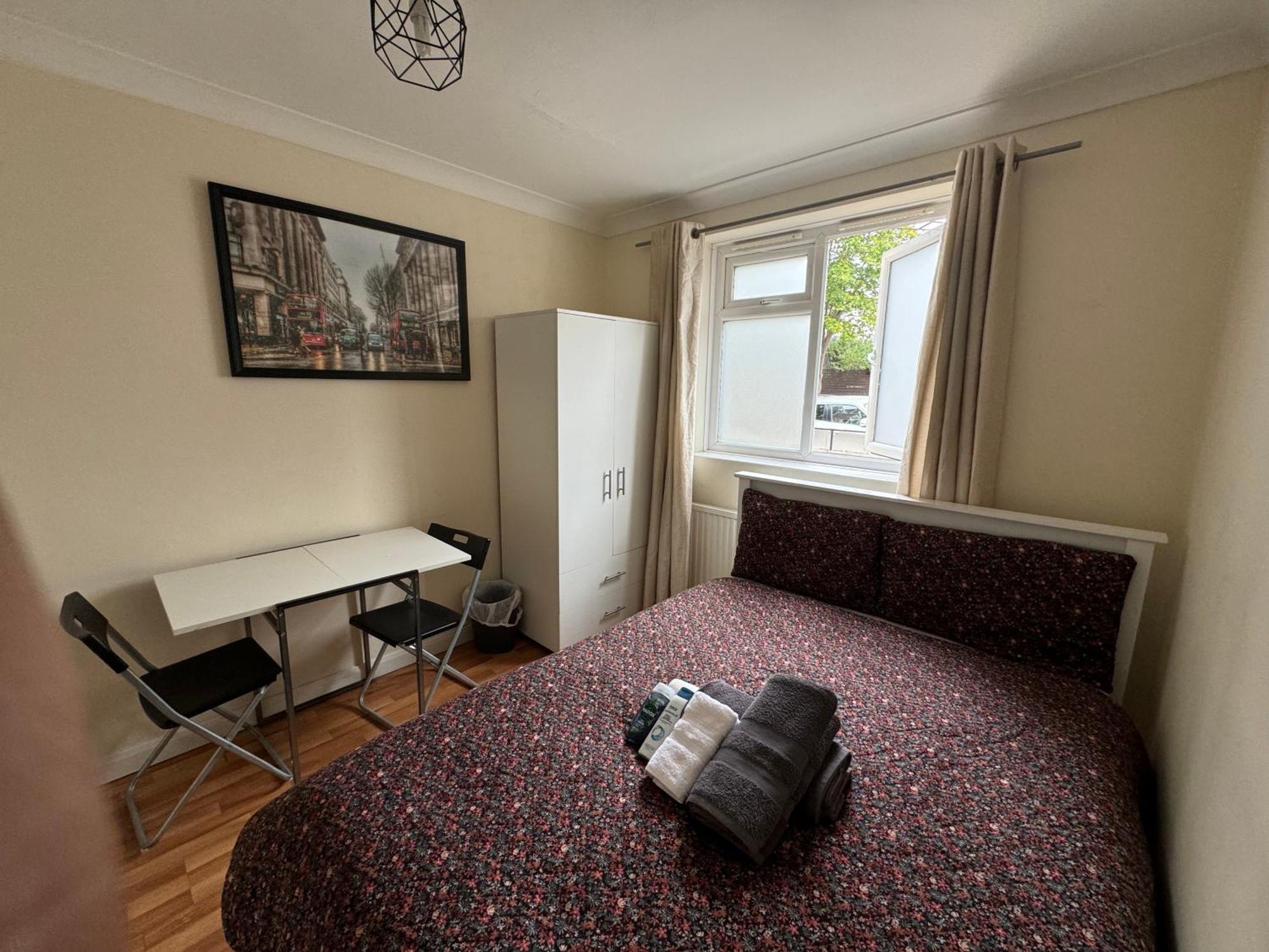 Huge And Affordable 3 Bedroom Flat In Hammersmith For 7 People With Welcome Breakfast Лондон Экстерьер фото