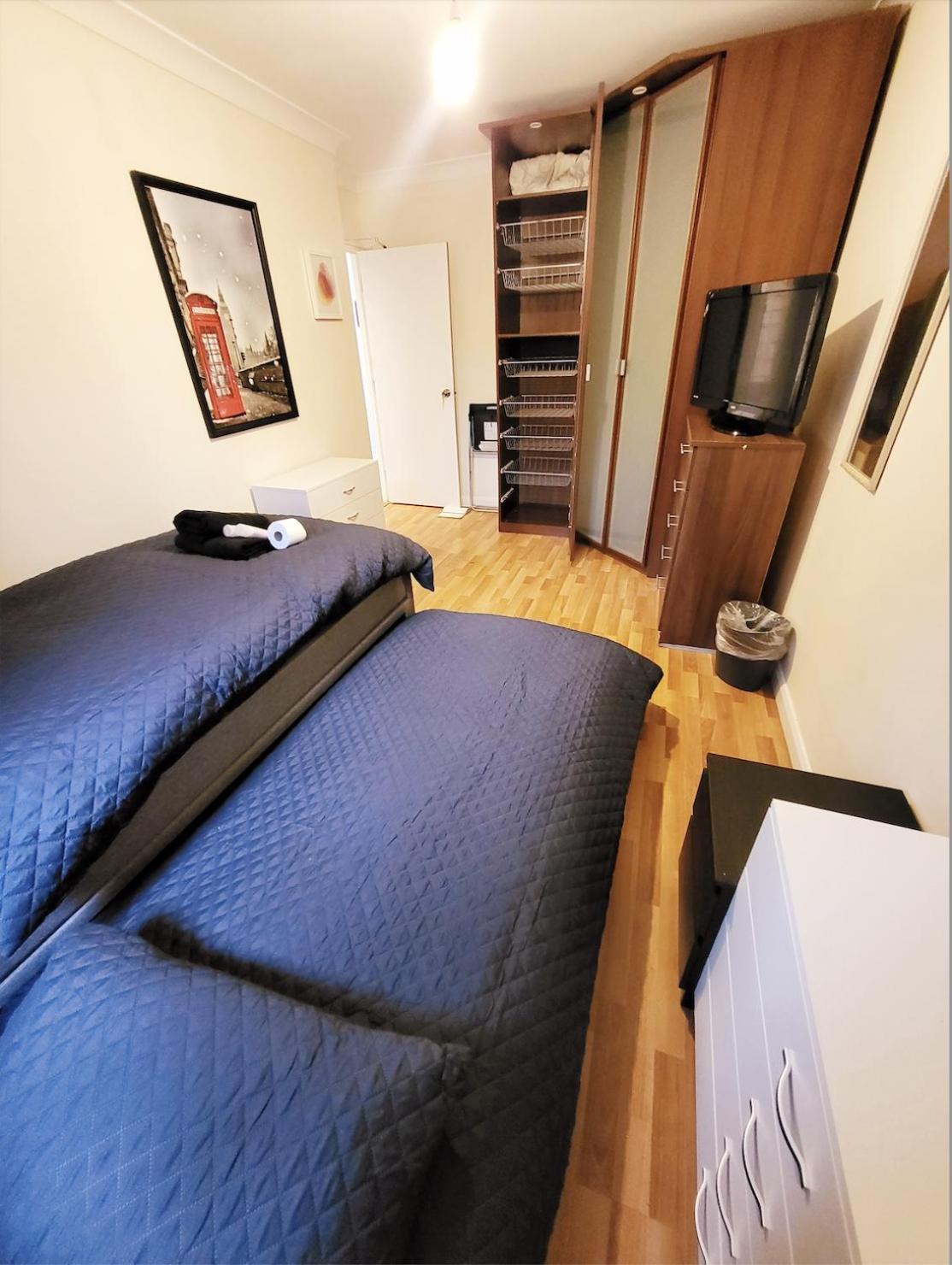 Huge And Affordable 3 Bedroom Flat In Hammersmith For 7 People With Welcome Breakfast Лондон Экстерьер фото