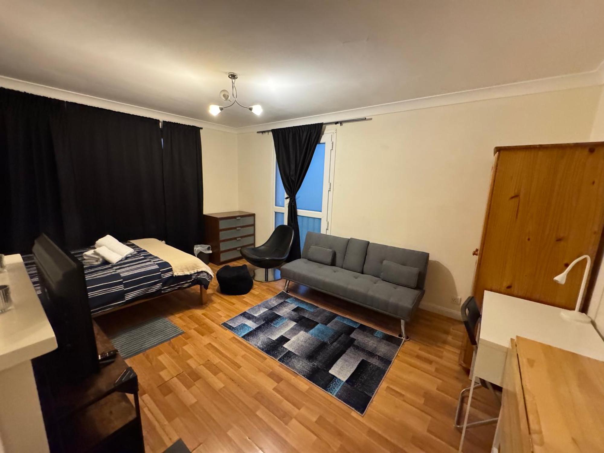 Huge And Affordable 3 Bedroom Flat In Hammersmith For 7 People With Welcome Breakfast Лондон Экстерьер фото