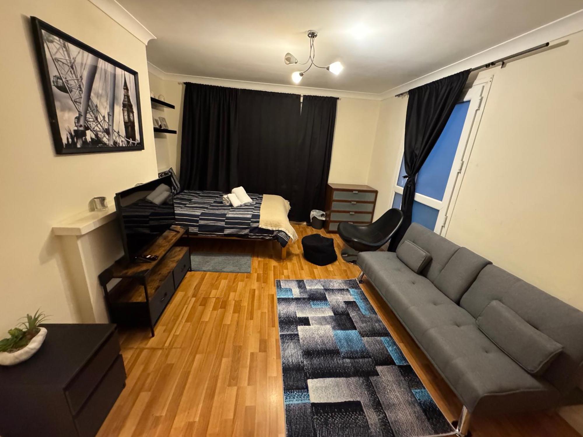 Huge And Affordable 3 Bedroom Flat In Hammersmith For 7 People With Welcome Breakfast Лондон Экстерьер фото